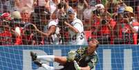<p>Tetracampeão mundial, Taffarel era o único brasileiro que havia defendido uma cobrança em disputa de penalidades nas Copas do Mundo</p>  Foto: AFP