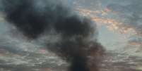 A fuma&ccedil;a se espalhou e podia ser vista &agrave; dist&acirc;ncia  Foto: Lierte Stapani / vc rep&oacute;rter