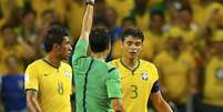 Thiago Silva recebe cartão amarelo e está fora da semifinal, caso o Brasil passe  Foto: Marcelo del Pozo / Reuters
