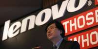 <p>O presidente-executivo da Lenovo, Yang Yuanqing, disse que o acordo com a IBM abre um novo "motor de crescimento" para a companhia</p>  Foto: Bobby Yip / Reuters