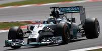 Lewis Hamilton teve problemas, mas liderou o treino; Massa foi o 11º  Foto: Drew Gibson / Getty Images 