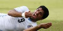 <p>Atacante uruguaio segue sem poder treinar ou jogar por clubes até outubro</p>  Foto: Reuters