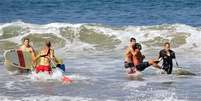 Homem mordido por tubarão branco é resgatado em praia na Califórnia  Foto: AP