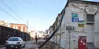 <p>Foto tirada em San Marcos, 240 km da Cidade da Guatemala, mostra os danos causados pelo forte terremoto que atingiu a região nesta segunda-feira, 7 julho</p>  Foto: AFP