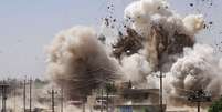 <p>Insurgentes do Estado Islâmico explodem mesquistas em Mossul, Iraque</p>  Foto: AP