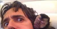 <p>Latino e seu macaco, Twelves</p>  Foto: Instagram/@latinofesta / Reprodução