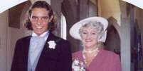 <p>Freda e John Carter são vistos em uma imagem, há sete anos</p>  Foto: Daily Mail / Reprodução