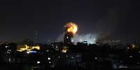 Bombardeio de Israel sobre a Faixa de Gaza atinge novos alvos em Rafah  Foto: Abed Sha'at / Reuters