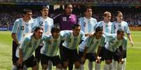 Romero (18), Garay (2), Zabaleta (4), Gago (5), Messi (15), Agüero (16), Di María (11) e Mascherano (14): campeões olímpicos em 2008  Foto: Mark Dadswell / Getty Images 