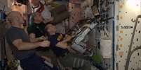 Astronautas acompanharam final da Estação Espacial Internacional  Foto: Reprodução/Twitter