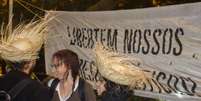 <p>At&eacute; o in&iacute;cio da noite, 19h15, os organizadores estimavam que cerca de 100 manifestantes estavam presentes</p>  Foto: Marcio Ribeiro / Futura Press