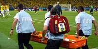 Mochila padronizada em evidência no socorro do jogador Neymar  Foto: Lars Baron - FIFA / Getty Images 