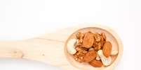 <p>Nutrientes das castanhas ajudam a reduzir colesterol</p>  Foto: Getty Images 