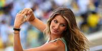 <p>Para estar com a pele sempre linda e radiante nos desfiles e eventos como a final da Copa do Mundo, Gisele Bündchen é adepta de cremes hidratantes com extratos orgânicos e naturais</p>  Foto: Jamie Squire / Getty Images