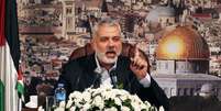 O chefe do Hamas em Gaza, Ismail Haniyeh, pronuncia discurso na Cidade de Gaza, em outubro do ano passado. 19/10/2013  Foto: Mohammed Salem / Reuters