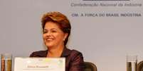 A presidente Dilma Rousseff, que disputa à reeleição, durante a sabatina promovida pela CNI   Foto: Ichiro Guerra / Divulgação