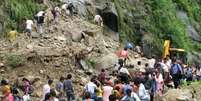 <p>As inundações e as avalanches de terra são frequentes durante a temporada das monções na Índia, assim como o desmoronamento de edifícios por causa do estado precário das infraestruturas, da falta de manutenção e da corrupção</p>  Foto: Twitter