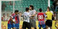 Jogadores de Bahia e Corinthians entram em confusão após gol contra de Guilherme Andrade  Foto: Edson Ruiz/COOFIAV / Gazeta Press
