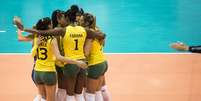 Brasil comemora a vit&oacute;ria no primeiro set  Foto: Bruno Santos / Terra