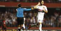 Alexandre Pato marcou dois dos tr&ecirc;s gols do S&atilde;o Paulo contra o Vit&oacute;ria  Foto: Miguel Schincariol / Gazeta Press