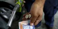 Venezuela tem o preço da gasolina mais baixo do mundo e, agora, tenta impedir contrabando do produto  Foto: BBC News Brasil
