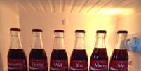 <p>Homem usou site da Coca-Cola que permite criar rótulos personalizados</p>  Foto: Coca-Cola/Facebook / Reprodução