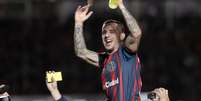 <p>San Lorenzo se tornou o oitavo argentino da história a erguer a taça da Libertadores</p>  Foto: Daniel Garcia / AFP