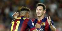 Neymar e Messi combinaram bem em dois gols do Barcelona  Foto: Toni Albir / EFE