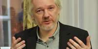O fundador do WikiLeaks, Julian Assange, afirmou nesta segunda-feira em uma entrevista coletiva que abandonará "em breve" a embaixada do Equador em Londres  Foto: John Stillwell / Reuters