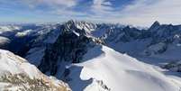 <p>Outras três pessoas morreram no Mont Blanc nesta segunda-feira</p>  Foto:  JEAN-PIERRE CLATOT / AFP