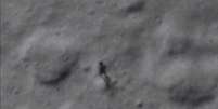 Nasa diz que imagem de alienígena na Lua é um arranhão   Foto: El País / Reprodução