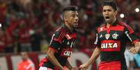 Léo Moura e Eduardo da Silva fizeram os gols do Flamengo contra o Atlético-MG  Foto: Gilvan de Souza/ Flamengo