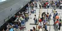 Greve geral convocada para quinta pode afetar voos na Argentina  Foto: BBC News Brasil