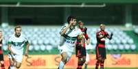 <p>Leandro Almeida elogiou a volta de Marquinhos Santos:&nbsp;&quot;d&aacute; muita confian&ccedil;a para os jogadores&quot;</p>  Foto: Geraldo Bubniak / Gazeta Press