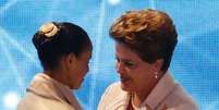 <p>Em um eventual segundo turno, Marina aparece com 45,5%, contra 42,7% de Dilma</p>  Foto: Paulo Whitaker / Reuters