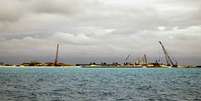 China começa a 'plantar' ilhas para reivindicar território no Mar Meridional  Foto: BBC
