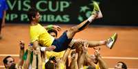 <p>Bellucci é celebrado por vitória na Davis; heróismo e ascensão em ranking</p>  Foto: Fernando Dantas / Gazeta Press