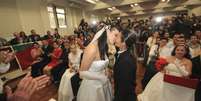 <p>Casamento coletivo foi realizado neste sábado no Salão do Júri do Forum de Santana do Livramento (RS)</p>  Foto: Fabian Ribeiro/Raw Image / FramePhoto