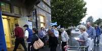 <p>Eleitores entram em um posto de votação durante a realização do referendo sobre a independência da Escócia, em Pitlochry, em 18 de setembro</p>  Foto: Russell Cheyne / Reuters