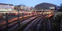 <p>A principal estação de trem de Hamburgo em novembro de 2007</p><p> </p>  Foto: Krafft Angerer / Getty Images 