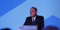<p>Primeiro-ministro da Escócia, Alex Salmond, fala na sede da campanha do "Sim" no referendo da Escócia, em Edimburgo</p>  Foto: Russell Cheyne / Reuters