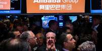 <p>Traders da bolsa&nbsp;durante IPO da Alibaba em Nova Iorque</p>  Foto: Lucas Jackson / Reuters