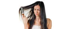 O cabelo desnutrido fica poroso, sem brilho e é difícil de desembaraçar   Foto: Denys Kurbatov/Shutterstock