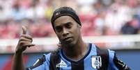 <p>Ronaldinho ainda se adapta ao futebol mexicano </p>  Foto: Alejandro Acosta / Reuters