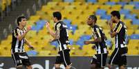 Botafogo abriu o placar com gol de Bolívar de cabeça  Foto: Dhavid Normando / Futura Press