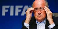 <p>Presidente da Fifa, Joseph Blatter, durante entrevista; fim da participação de investidores em direitos de jogadores </p>  Foto: Arnd Wiegmann / Reuters