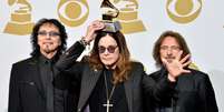 <p>Tony Iommi, Ozzy Osbourne and Geezer Butler recebem prêmio no início do ano</p>  Foto: Frazer Harrison / Getty Images 