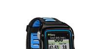 <p>Forerunner 920 XT na cor preto e azul</p>  Foto: Garmin / Divulgação