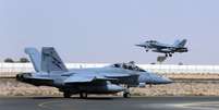 <p>O F/A-18F Super Hornet australiano (foto)&nbsp;lan&ccedil;ou duas bombas contra posi&ccedil;&otilde;es do Estado Isl&acirc;mico no Iraque</p>  Foto: Ministério da Defesa da Austrália / Reuters
