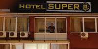 <p>Hotel é interditado em Skopje após morte de britânico, supostamente por ebola</p>  Foto: Ognen Teofilovski / Reuters